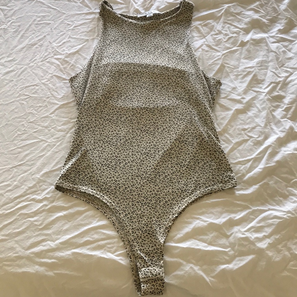 Gaze leopard print bodysuit
